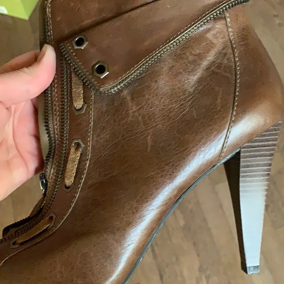 Women’s “Rocker” booties - Picture 6 of 6